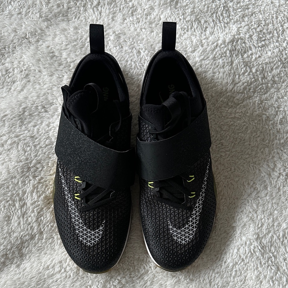 Nike Women’s Air Zoom Strong Sneakers Size 8